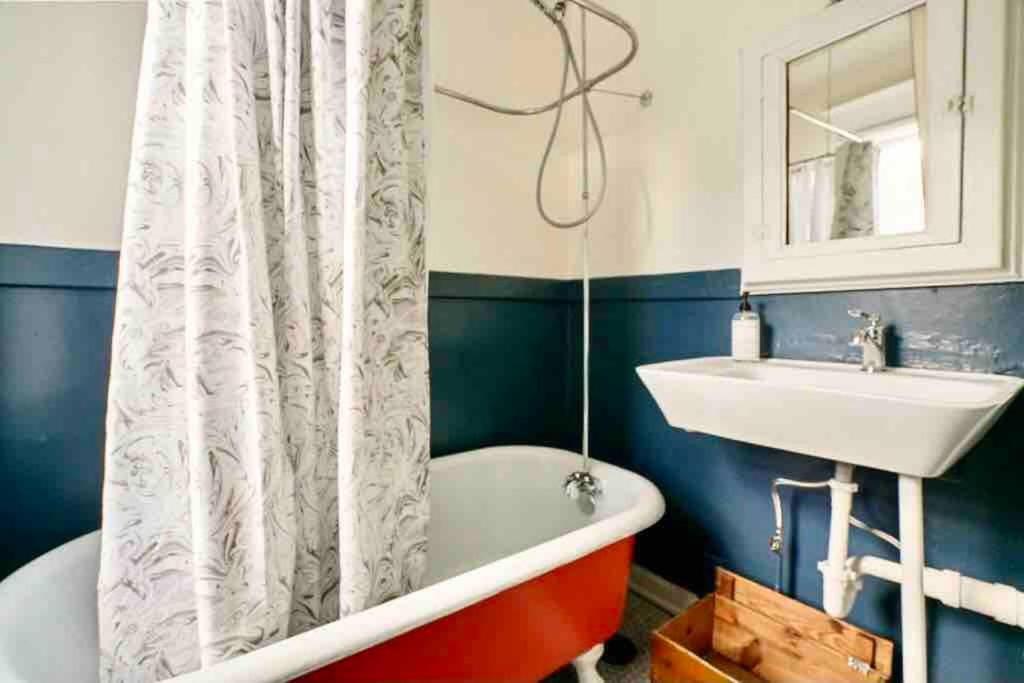 Highlands 3 Bedroom - Walk To Bars, Resturants Holiday home