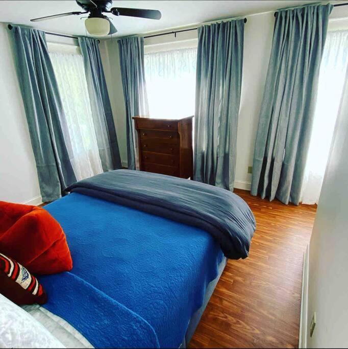 Highlands 3 Bedroom - Walk To Bars, Resturants