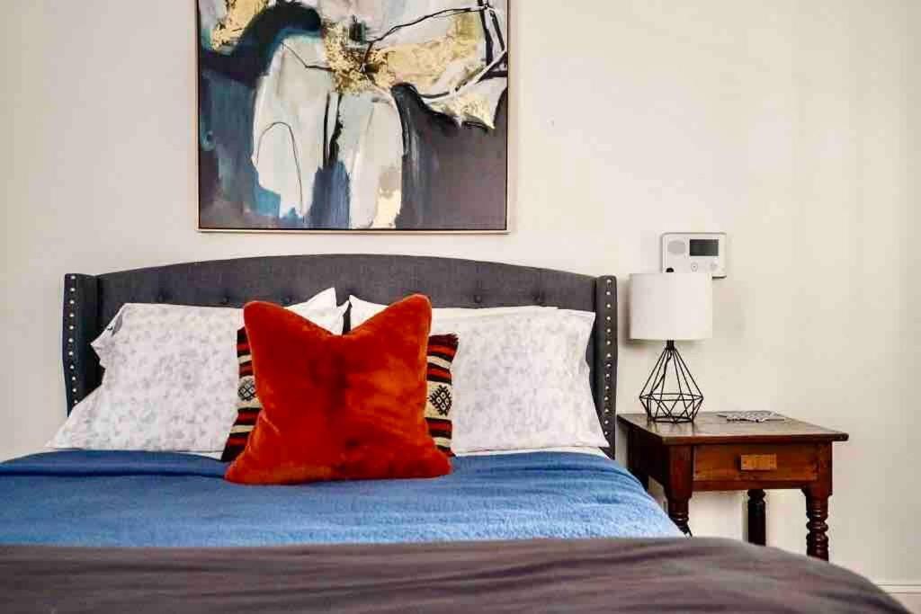 Highlands 3 Bedroom - Walk To Bars, Resturants *