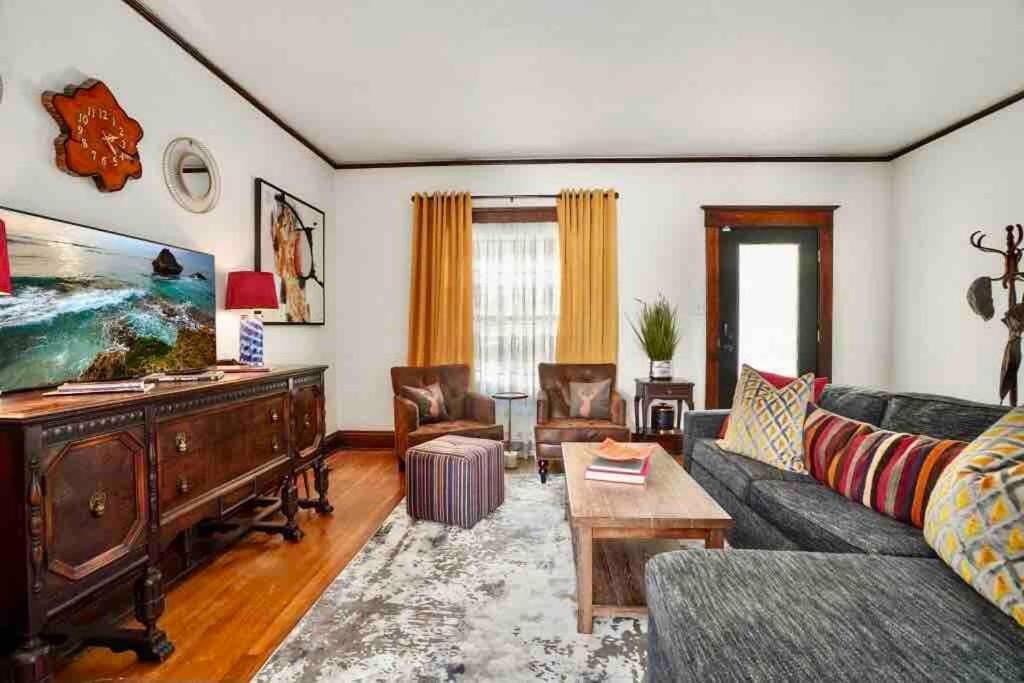 Highlands 3 Bedroom - Walk To Bars, Resturants